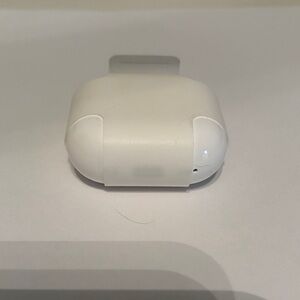 apple airpods 4 Wireless Earbuds Charging Case - White